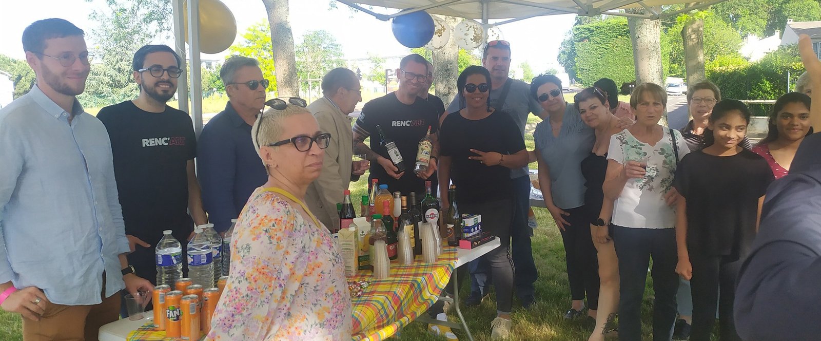 la fête des voisins : Afin de créer du Lien, l'Association des locataires du bras de Fer organise chaque année la fête des voisins